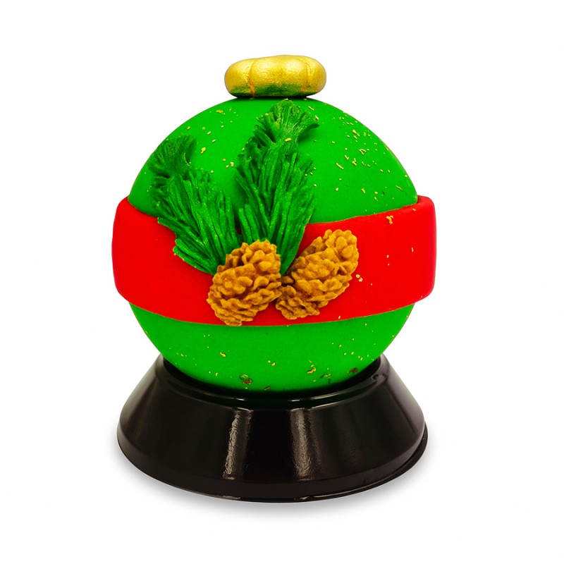 Χριστουγεννιάτικη Σοκολατένια Μπάλα – Στολίδι Με Κουκουνάρια