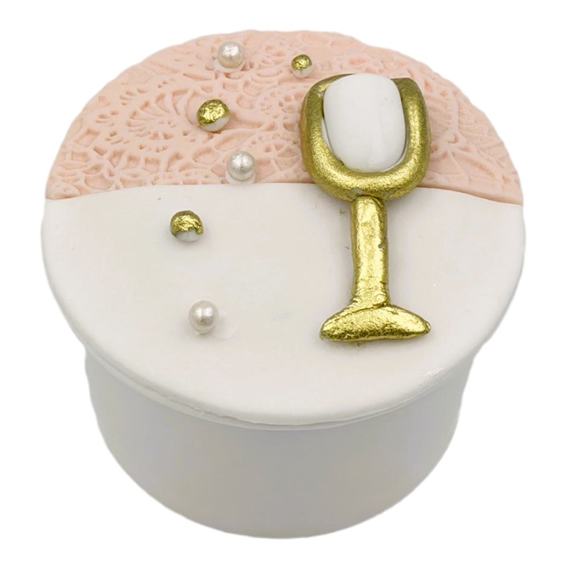 Cupcake Με Ζαχαρόπαστα – Γαμίλιο Θέμα (≈75gr./≈7εκ.)